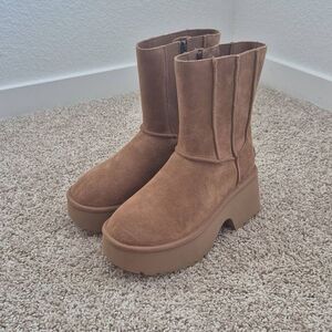 UGG Twin Seam New Heights Boots Brown Size 7